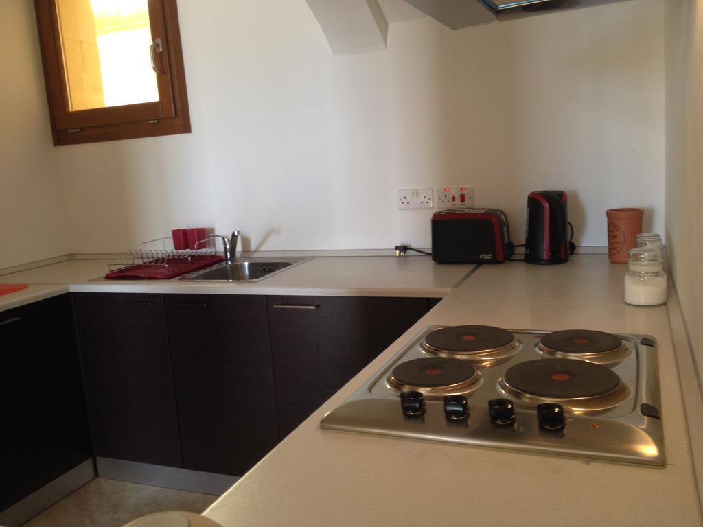Fort Chambray Apartment Ghajnsielem Номер фото